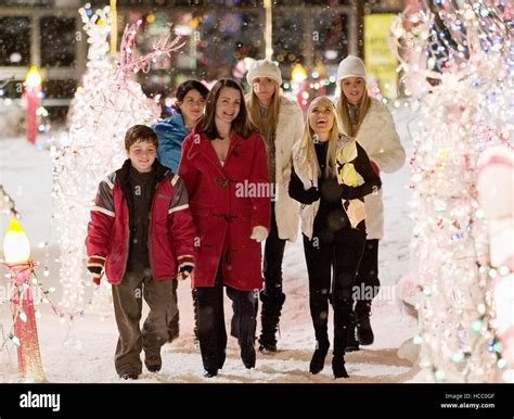 DECK THE HALLS Front Row Dylan Blue Kristin Davis Kristin Chenoweth