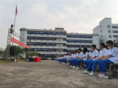 新兴开学第一天，现场直击“神兽”归笼！县教育局