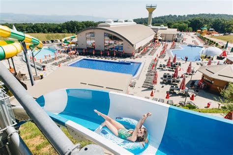 Video Aquapark Ul Unic Din Ardeal Construit Pe Un Fost Depozit De