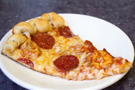 Top 6 Late Night Pizza Places for Dub C Students to Stumble Into