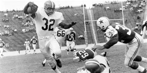 NFL Legend and Social Activist Jim Brown: A Life in Pictures - WSJ