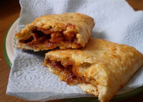 How To Make Easy Homemade Hot Pocket Pizza