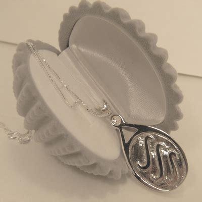 New Shell Velvet Box With H2o Lockets 3 Waves H2O Just Add Water