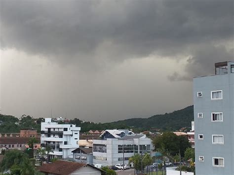 Defesa Civil Emite Alerta De Temporais Vento E Granizo Para