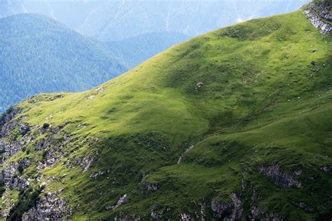 La Bellezza Dei Panorami Delle Dolomiti Immersi Nelle Famose Montagne