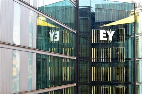 Ey Switches To Hybrid Working Plan For Uk Staff Southeastern