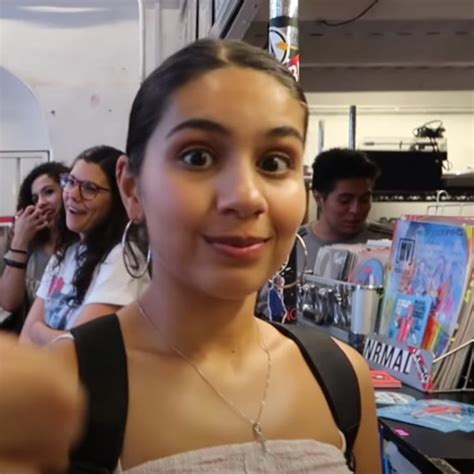 Alessia Cara Funny Face En 2024 Como Tomarme Fotos Bonitas Como