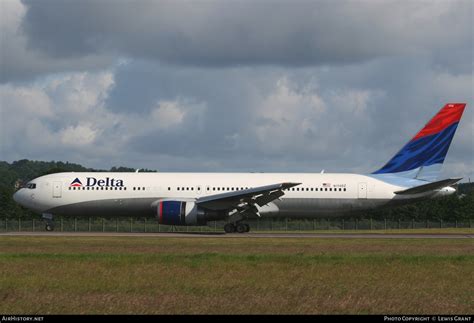 Aircraft Photo Of N174DZ Boeing 767 332 ER Delta Air Lines