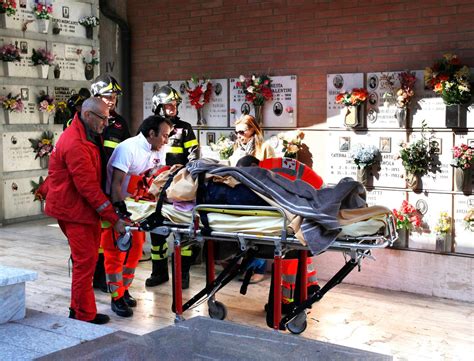 Ravenna Precipita In Un Tombino Del Cimitero Profondo 3 Metri