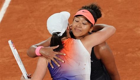 Roland Garros Iga Swiatek Tremble Mais Bat Une Naomi Osaka Renaissante