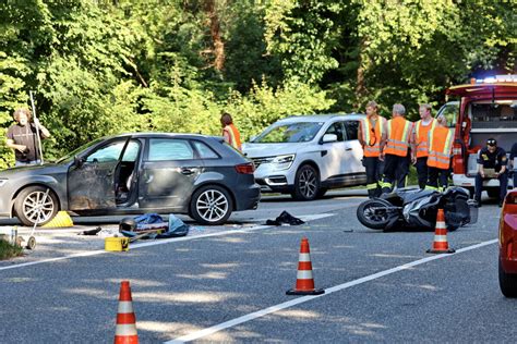 Unfall Bei Bad Reichenhall Roller Kracht Auf B21 In Auto Zwei