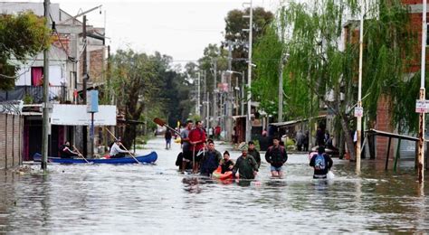 Inundaciones En La Matanza Quedan 3 300 Evacuados Y Sigue El Mal