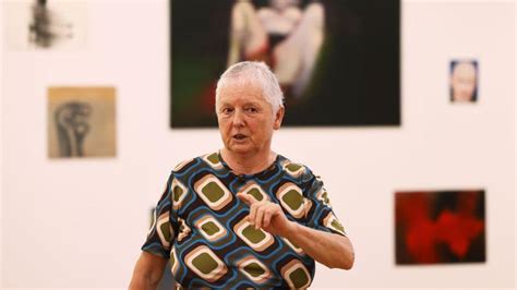 Le tableau Fuck Abstraction de Miriam Cahn aspergé de peinture au Palais de Tokyo