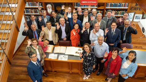 Egresados De La Facultad De Medicina Se Reencontraron Para Celebrar Sus