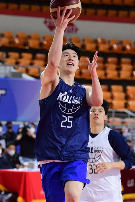 Kbl 드래프트 1순위 유력후보 이정현 드래프트 실감이 난다