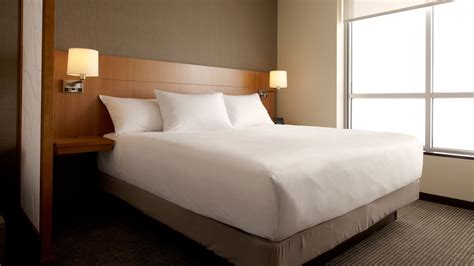 Modern Hotel Near University of Southern Indiana | Hyatt Place ...