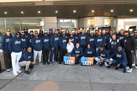 Tigres Del Licey Llegan A Nueva York Para Serie Titanes Del Caribe En