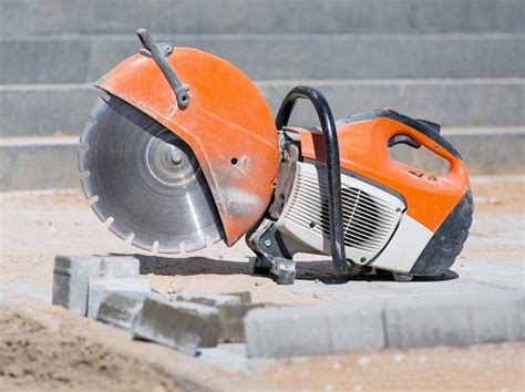 On The Job Safety Precautions For Using Handheld Power Saws