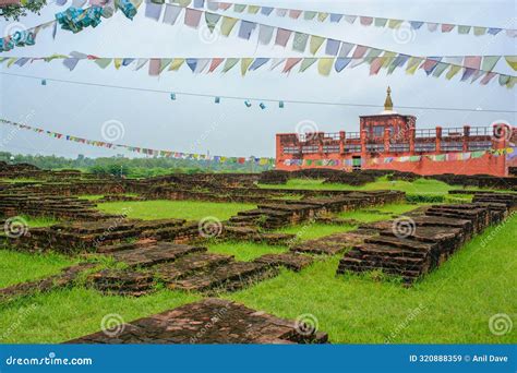 Lugar De Nacimiento Del Templo Maya Devi De Gautama Buddha Lumbini