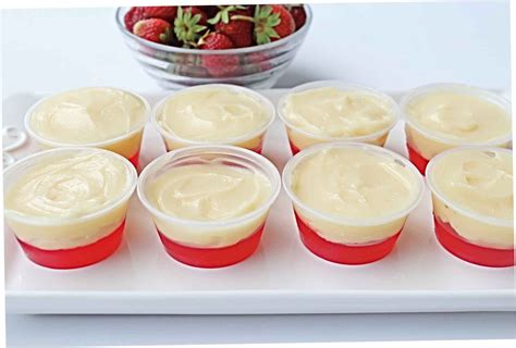 Easy Strawberry Cheesecake Pudding Shots