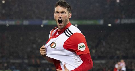 Se Va O Se Queda Feyenoord Define El Futuro Del Mexicano Santiago