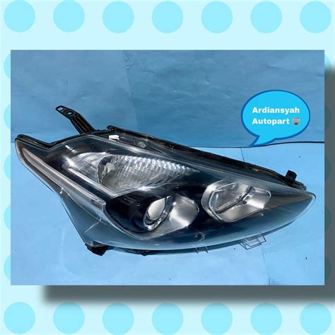 Jual Headlamp Lampu Depan Toyota Sienta Type G V Kanan Shopee Indonesia