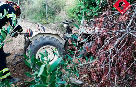 Fallece Un Agricultor De A Os Al Volcar Su Tractor Y Quedar Atrapado