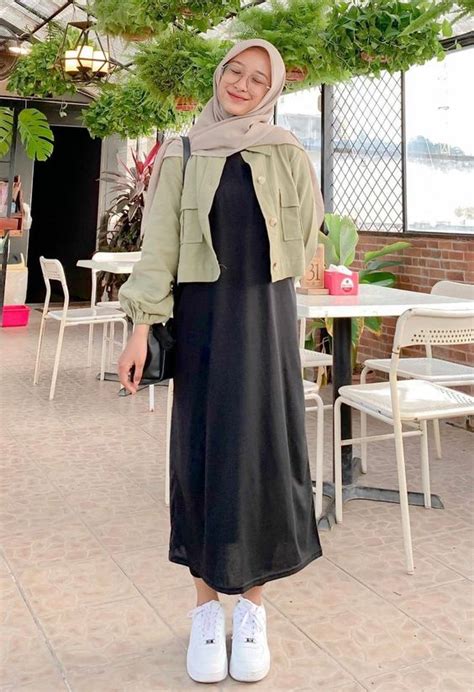 Inner Dress Hitam Dengan Look Yang Stylish Dan Kekinian Hai Gadis