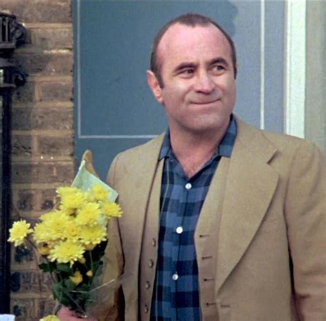 Bob Hoskins Dies Aged 71 Hello