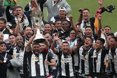 Alianza Lima Así Fue El Inolvidable Año 2021 De Los Blanquiazules