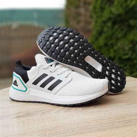 Купити Кросівки чоловічі Adidas Ultraboost білі текстильні легкі адідас