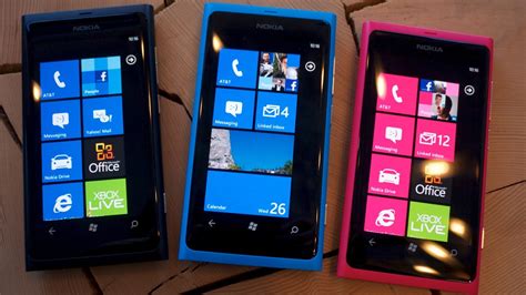 Nokia Lumia 800 hands-on: Unibody wonder - CNET