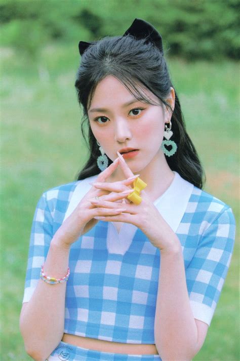 Loona Scans On Twitter Flip That Album Scans Version C Hyunjin