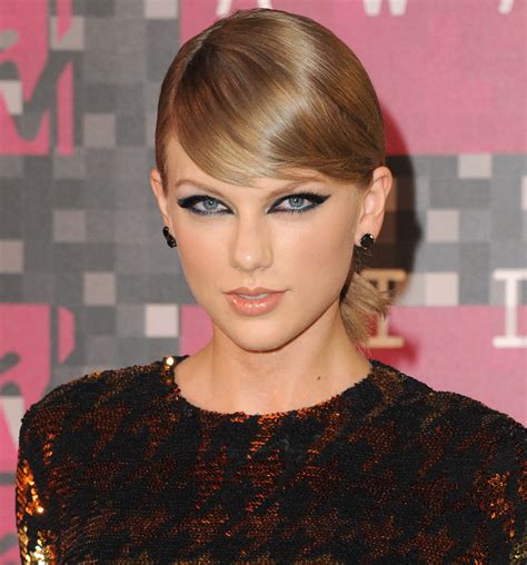 How To Do Your Eye Makeup Like Taylor Swift | Saubhaya Makeup