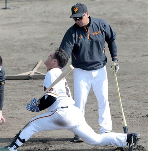 【巨人】阿部慎之助2軍監督 投手20日で1000球、野手「振る日は1000スイング」キャンプで若手鍛える スポーツ報知