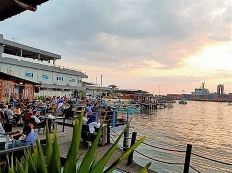 5 Cafe Di Makassar Ini Memiliki View Pantai Dan Laut Bikin Betah