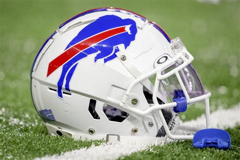 NFL Fans React To Bills Player Retiring From League At 31 The Spun