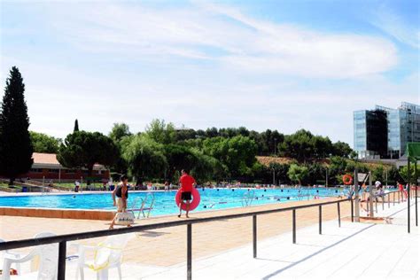 Piscina De Verano En Barajas La Primera En El Distrito