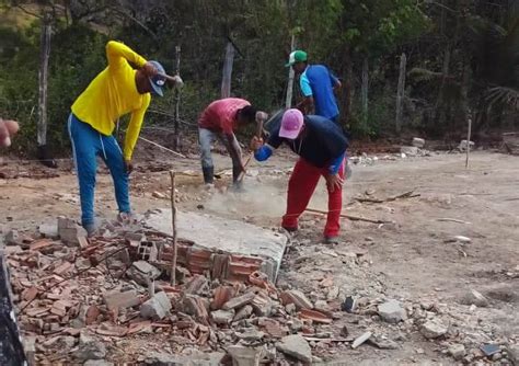 Após prefeito assinar ordem de serviço obras de reforma das escolas no