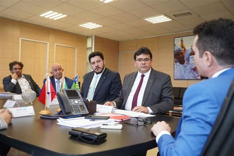 Em Brasília Rafael Fonteles visita ministérios para agilizar obras do