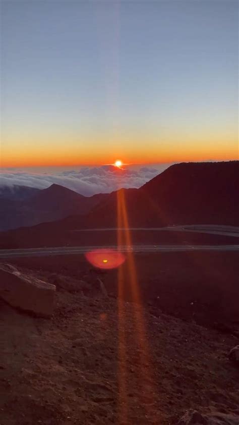 Sunrise on a Volcano🌋 📍Haleakala National Park, Maui, Hawaii | Hawaii ...