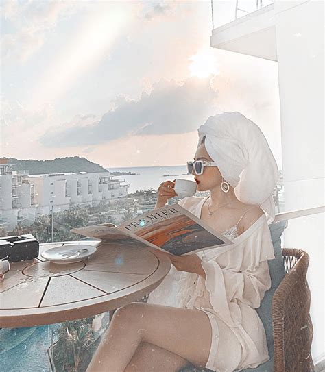 Em họ Hương Tràm đang thắng thế trong cuộc chiến bikini hè này với thân hình chỉ cao m