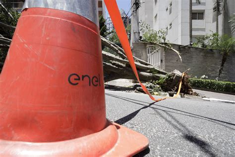 Apag O Em Sp Enel Isenta Conta De Parte De Clientes