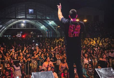 Principal noite de festejos juninos em Ituaçu teve show especial de Edu