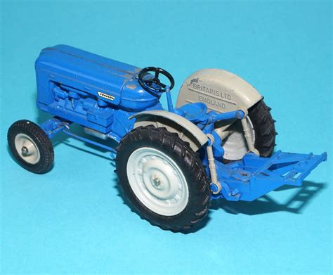 Britains Farm Fordson Super Major Tractor England Boonsart