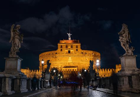 Night view of the Castel Sant'Angelo fortress and the Sant'Angelo bridge 43506479 Stock Photo at ...