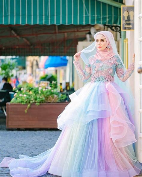 Baju Pengantin Gaun Kembang Inspirasi Gaun Pengantin Berekor Yang