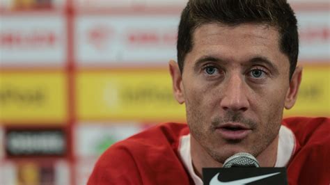 Lewandowski Zostanie Kapitanem Barcelony Taki Scenariusz Jest Mo Liwy