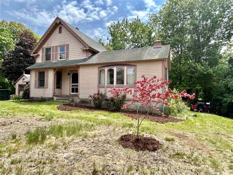 15 Merrimack St, Milford, NH 03055 - MLS 4954131 - Coldwell Banker