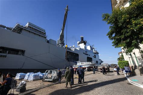 Maior navio de guerra da América Latina sai do Rio para ajudar